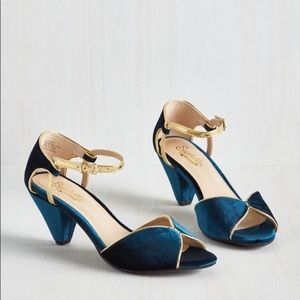 Seychelles Curiosity Blue Velvet Peep-toe Heels